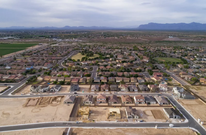  Arizona Limits Construction Around Phoenix as Its Water Supply Dwindles